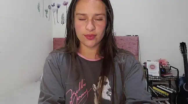 Snapshot of Serenity chatting on 03.11.25 Serenity online show from 03.11.25