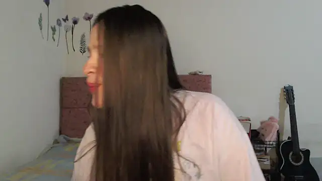 Snapshot of Serenity chatting on 04.26.26 Serenity online show from 04.26.26