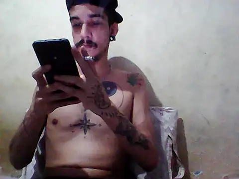 Snapshot of gatobranco001 chatting on 03.19.25 gatobranco001 online show from 03.19.25
