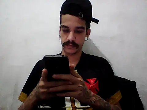 Snapshot of gatobranco001 chatting on 05.30.26 gatobranco001 online show from 05.30.26