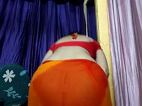 Snapshot of poojaxxx65 chatting on 06.19.26 poojaxxx65 online show from 06.19.26