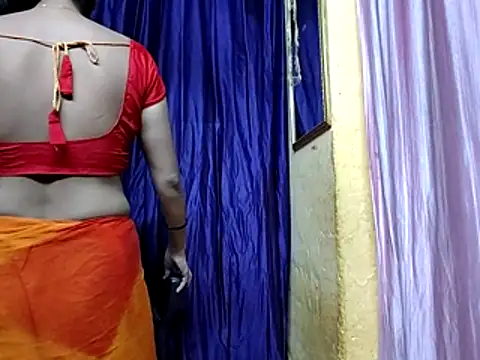 Snapshot of poojaxxx65 chatting on 07.19.26 poojaxxx65 online show from 07.19.26