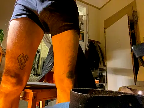 Snapshot of otikatseikaip3r chatting on 10.12.25 otikatseikaip3r online show from 10.12.25