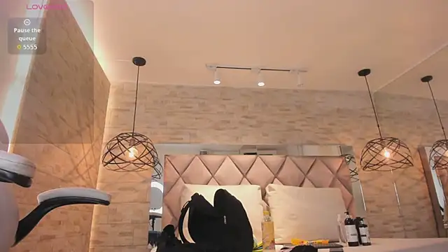 dorothy vegga online show from 09.24.25