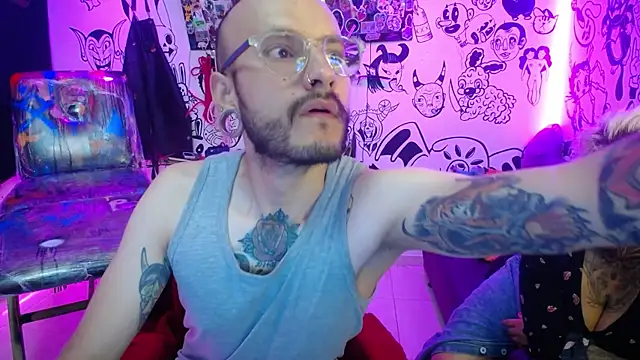 Snapshot of tatouagendecouple chatting on 12.12.24 tatouagendecouple online show from 12.12.24
