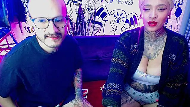 Snapshot of tatouagendecouple chatting on 12.31.24 tatouagendecouple online show from 12.31.24