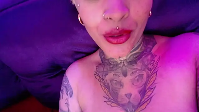 Snapshot of tatouagendecouple chatting on 01.03.25 tatouagendecouple online show from 01.03.25