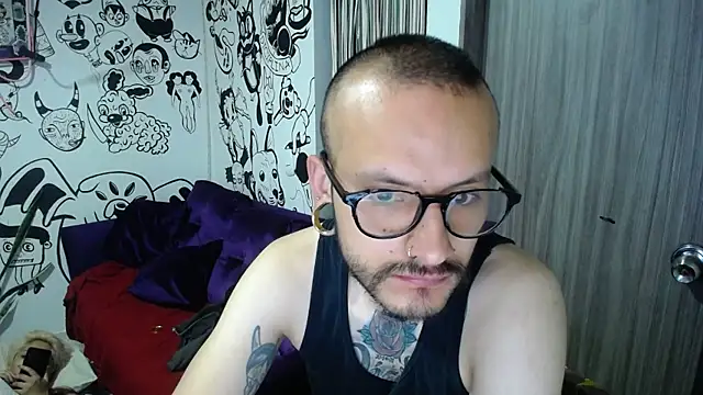 Snapshot of tatouagendecouple chatting on 01.14.25 tatouagendecouple online show from 01.14.25