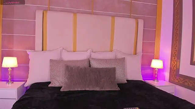 Snapshot of AbigailCarter chatting on 02.21.25 AbigailCarter online show from 02.21.25