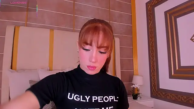 Snapshot of AbigailCarter chatting on 11.23.25 AbigailCarter online show from 11.23.25