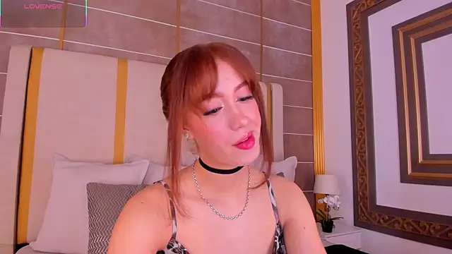 Snapshot of AbigailCarter chatting on 11.28.25 AbigailCarter online show from 11.28.25