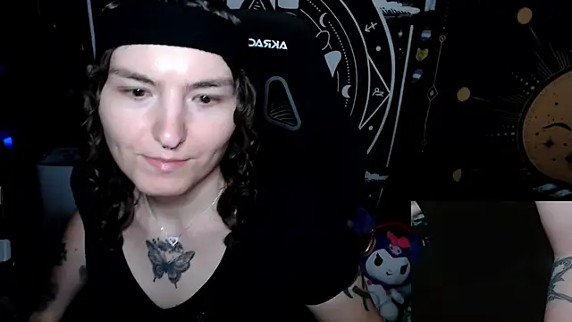 Snapshot of BrandiWRLD_999 chatting on 10.04.25 BrandiWRLD 999 online show from 10.04.25