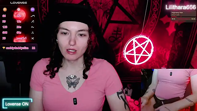 Snapshot of BrandiWRLD_999 chatting on 10.31.25 BrandiWRLD 999 online show from 10.31.25