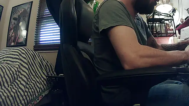 slutty guy12 online show from 02.15.25