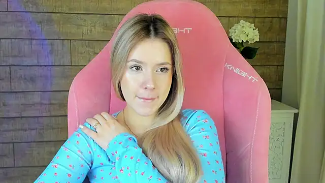 Snapshot of MilanaBalmain chatting on 02.02.26 MilanaBalmain online show from 02.02.26