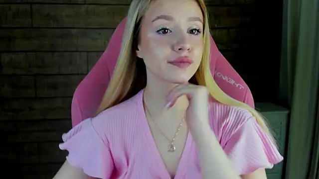 Snapshot of MilanaBalmain chatting on 03.02.26 MilanaBalmain online show from 03.02.26