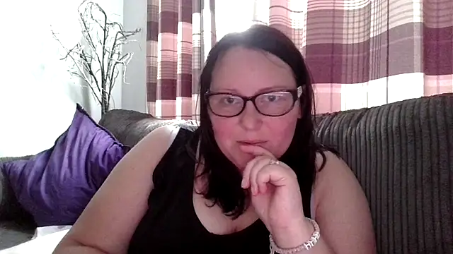 Curvy-Clare-30 online show from 08.02.26