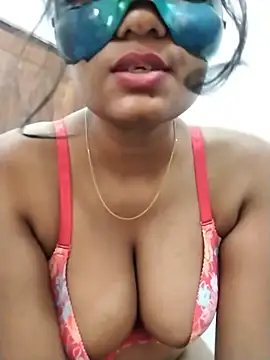 Snapshot of Zaraangle chatting on 05.17.26 Zaraangle online show from 05.17.26