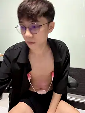 Snapshot of SubBoi1997 chatting on 09.25.25 SubBoi1997 online show from 09.25.25