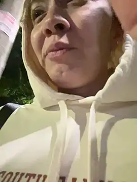 Snapshot of adarussell chatting on 12.27.24 adarussell online show from 12.27.24