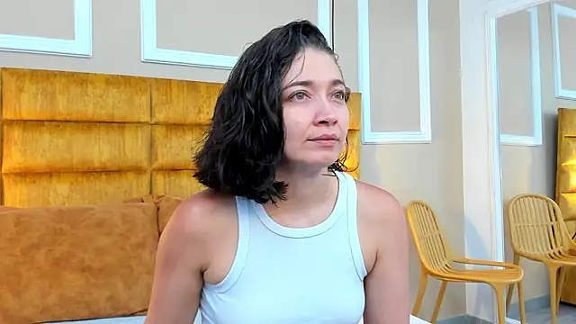 Snapshot of adarussell chatting on 03.06.25 adarussell online show from 03.06.25