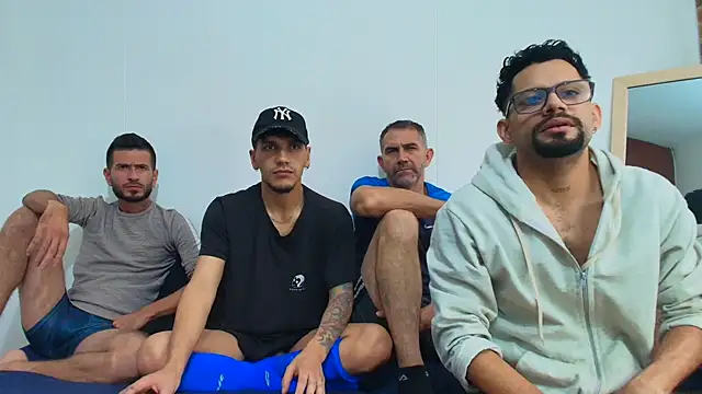 Snapshot of Benjamin_show chatting on 11.30.25 Benjamin show online show from 11.30.25