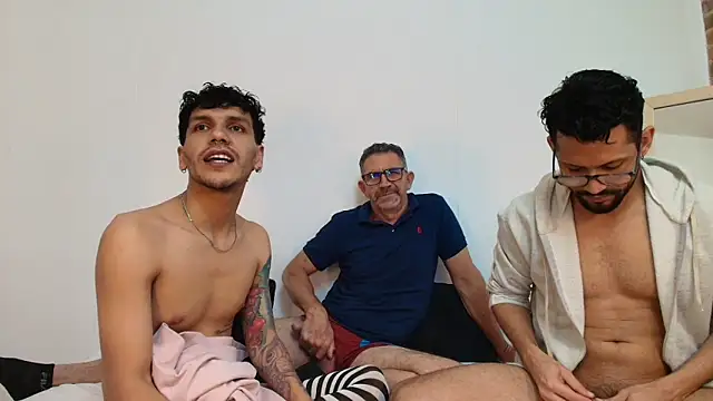 Snapshot of Benjamin_show chatting on 12.18.25 Benjamin show online show from 12.18.25