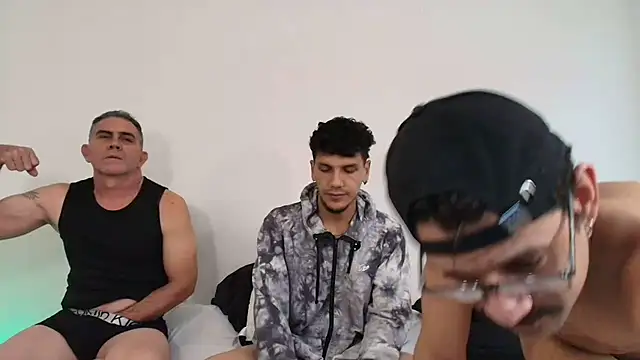 Snapshot of Benjamin_show chatting on 02.02.26 Benjamin show online show from 02.02.26