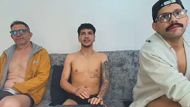 Snapshot of Benjamin_show chatting on 02.16.26 Benjamin show online show from 02.16.26