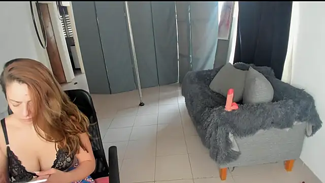 Snapshot of jessiburningheels chatting on 01.19.25 jessiburningheels online show from 01.19.25