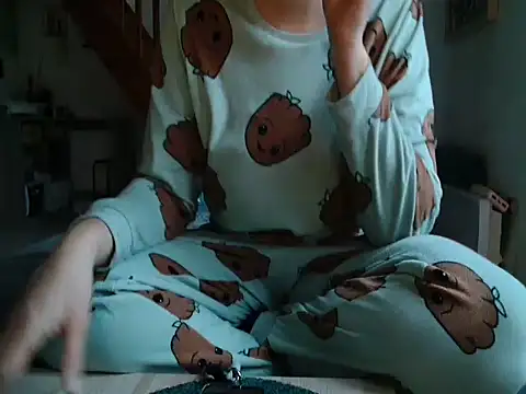 Snapshot of Lauzo21 chatting on 09.23.25 Lauzo21 online show from 09.23.25