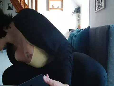 Snapshot of Lauzo21 chatting on 10.15.25 Lauzo21 online show from 10.15.25