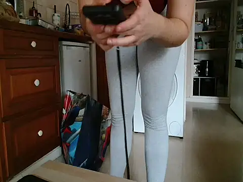 Snapshot of Lauzo21 chatting on 10.27.25 Lauzo21 online show from 10.27.25