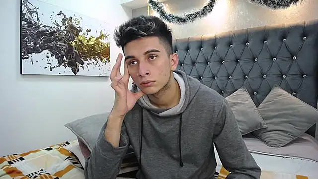 Snapshot of MrWilliseo chatting on 12.14.24 MrWilliseo online show from 12.14.24