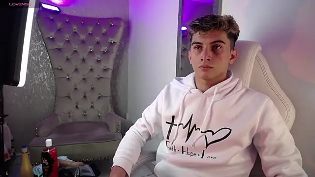 Snapshot of MrWilliseo chatting on 09.12.25 MrWilliseo online show from 09.12.25