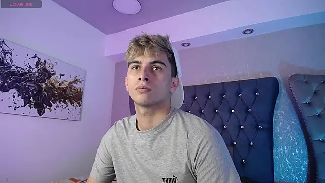 Snapshot of MrWilliseo chatting on 09.14.25 MrWilliseo online show from 09.14.25