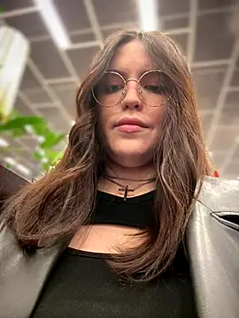 meow girl online show from 12.16.25