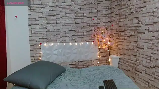 Snapshot of Vanse_lust chatting on 02.05.25 Vanse lust online show from 02.05.25