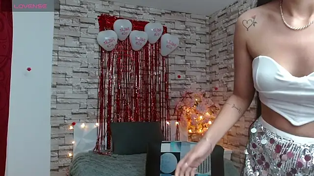 Snapshot of Vanse_lust chatting on 02.15.25 Vanse lust online show from 02.15.25