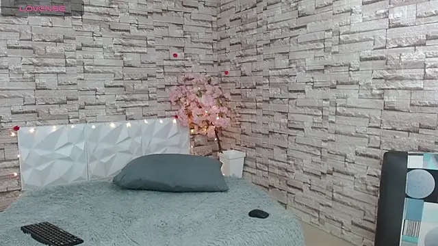 Snapshot of Vanse_lust chatting on 03.22.25 Vanse lust online show from 03.22.25