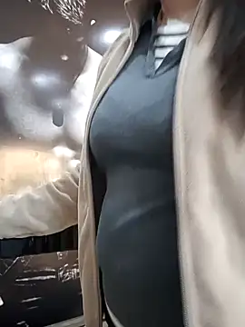 Snapshot of rituu07 chatting on 12.23.24 rituu07 online show from 12.23.24