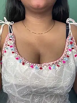 Ishaani 0 online show from 04.22.26