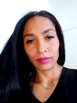 Snapshot of chloewildd_ chatting on 12.18.24 chloewildd online show from 12.18.24