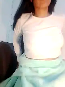 Snapshot of chloewildd_ chatting on 12.22.24 chloewildd online show from 12.22.24