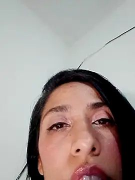 Snapshot of chloewildd_ chatting on 12.30.24 chloewildd online show from 12.30.24