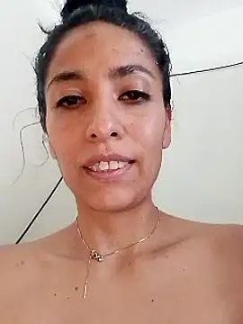 Snapshot of chloewildd_ chatting on 01.05.25 chloewildd online show from 01.05.25