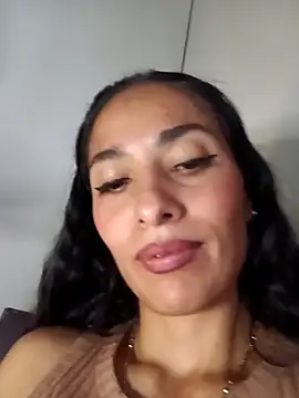 Snapshot of chloewildd_ chatting on 10.12.25 chloewildd online show from 10.12.25