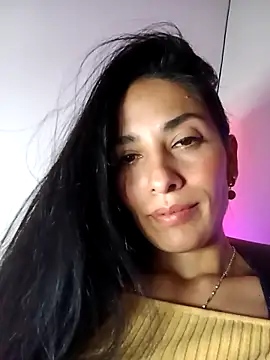 Snapshot of chloewildd_ chatting on 10.22.25 chloewildd online show from 10.22.25