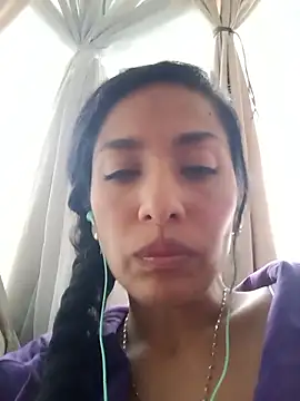 Snapshot of chloewildd_ chatting on 11.02.25 chloewildd online show from 11.02.25