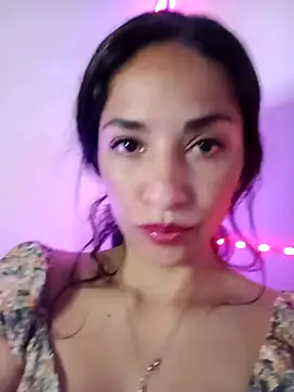 Snapshot of chloewildd_ chatting on 04.08.26 chloewildd online show from 04.08.26